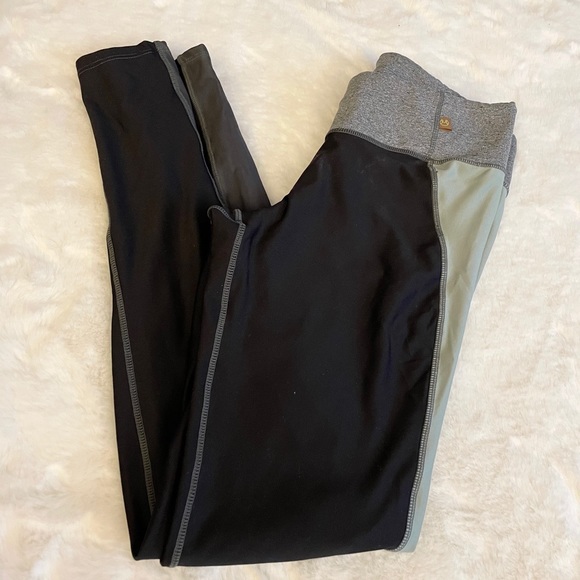 Maaji Workout Leggings - Picture 1 of 4